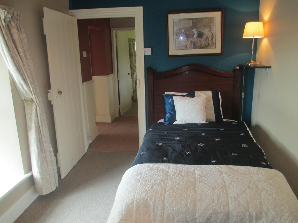Tralia Farmhouse Self Catering Farranfore Room photo